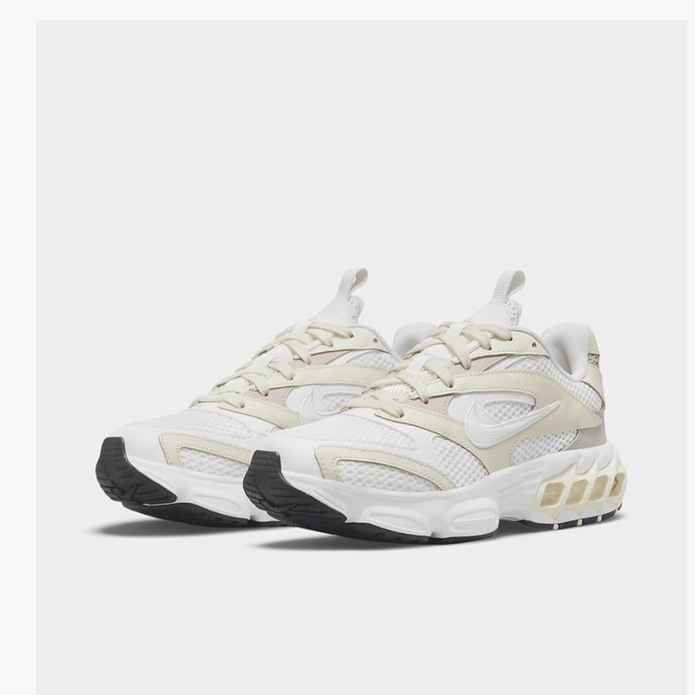 Nike Women's Zoom Air Fire Sneaker - SIZE 8
